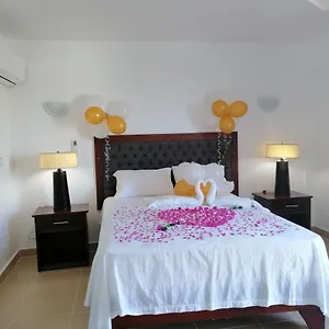 Hotel Ensenada, Punta Rucia